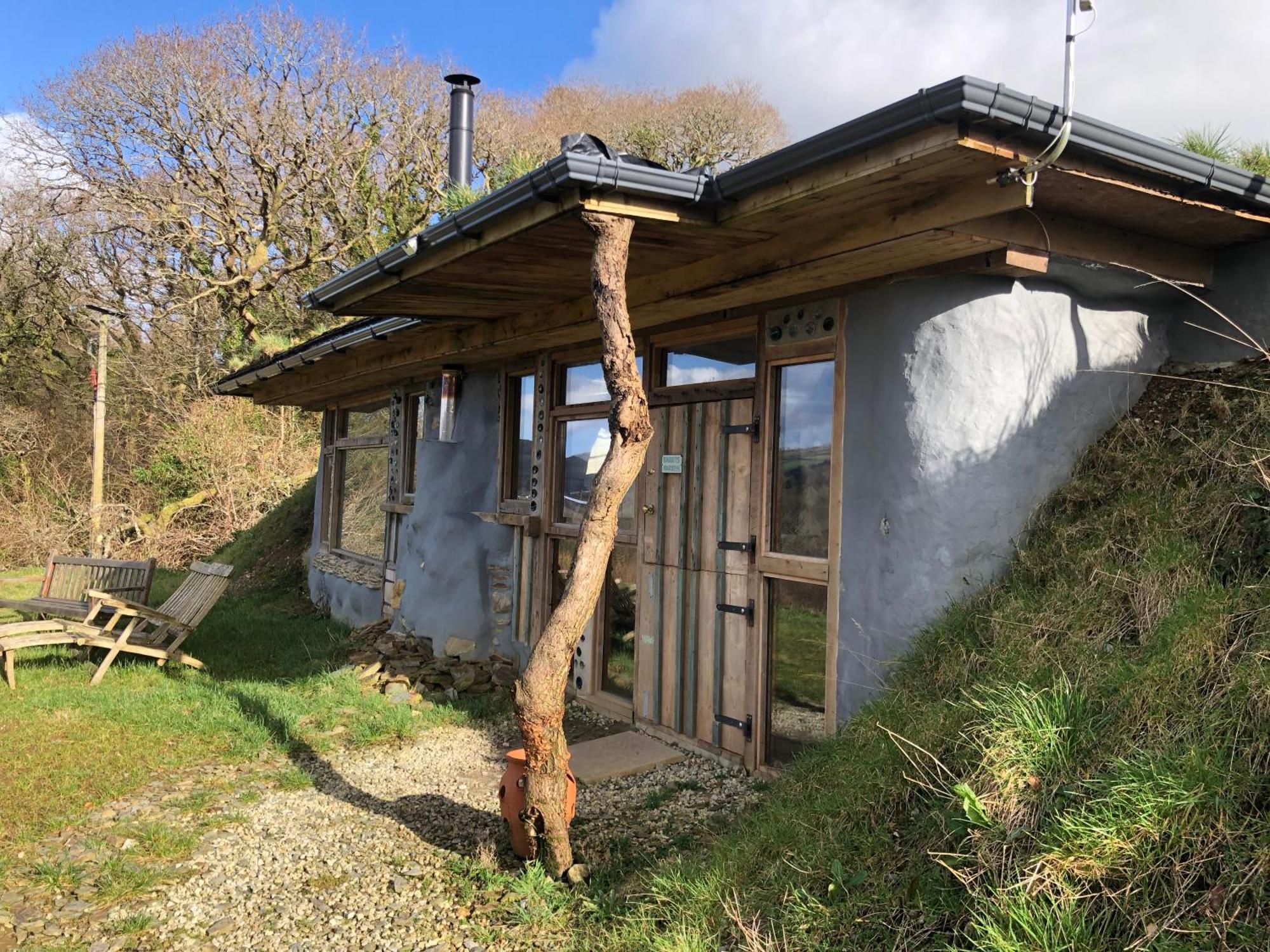 Rabbits 1Or 2 Bedroom Hobbit Style Hillset Earthen Dartmoor Eco Home South Brent Exterior photo